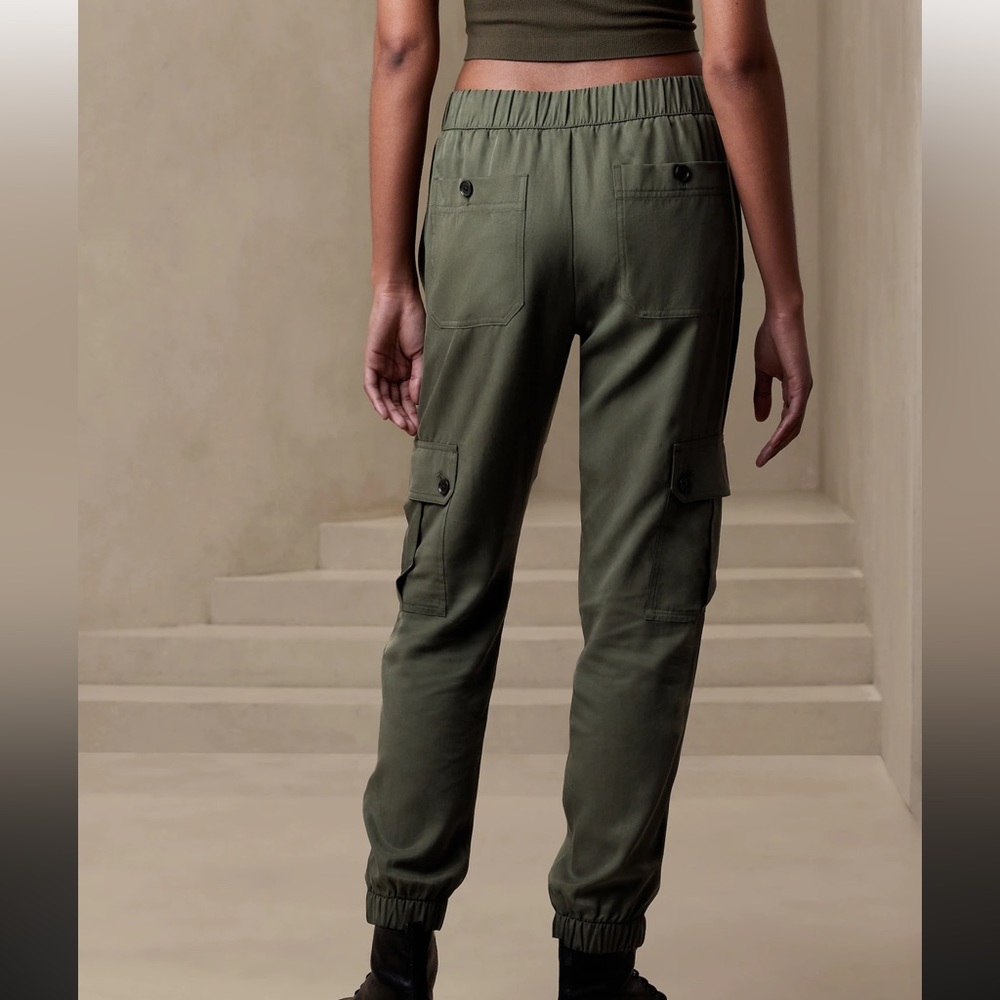 Banana Republic tencel utility jogger small drawstring small pants green cargo - Picture 3 of 6